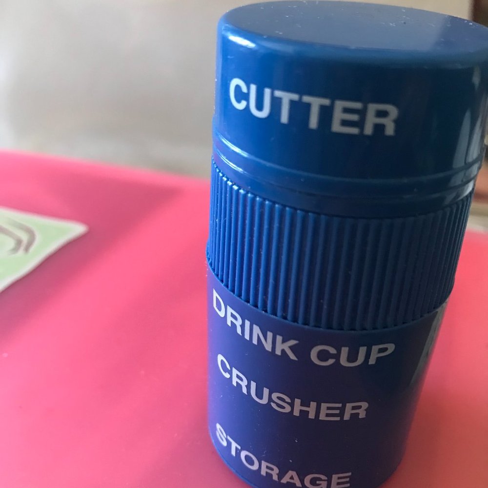 Apothecary Products Cutter Pill Cut n' Crush Plastic SS Blade Deluxe Blue